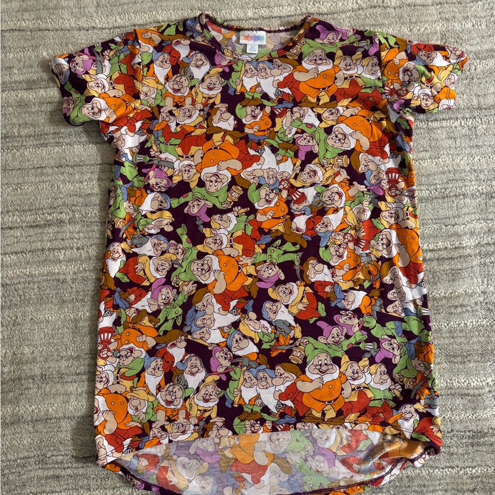 LulaRoe kids Gracie t-shirt. Disney Snow White and the Seven Dwarves. Size 12